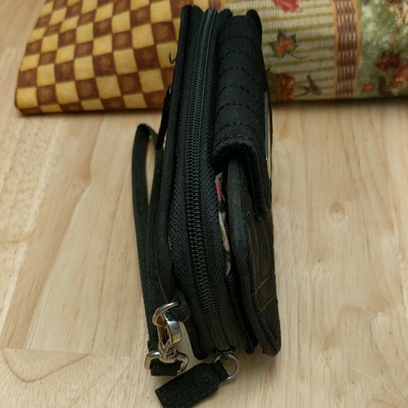 Vera Bradley wristlet - Picture 3 of 8